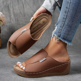 Cali Arch Support Sandals.