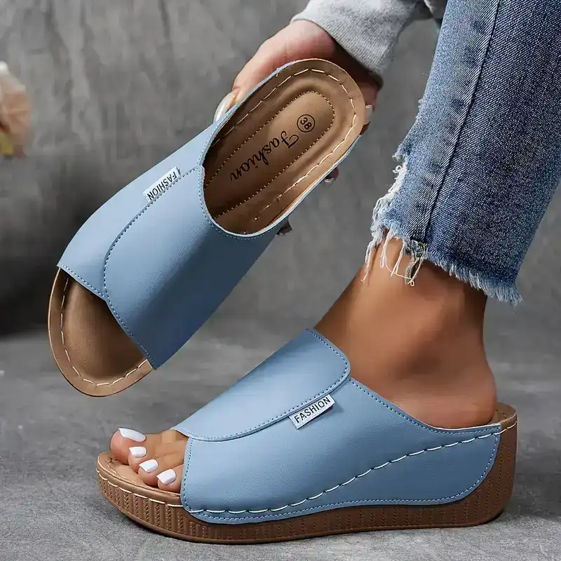 Cali Arch Support Sandals.